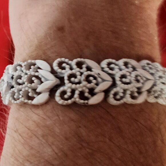 Vintage 1960's Monet White Enamel on Silverplate Filigree Floral Design Bracelet - Picture 16 of 16